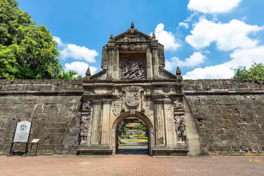 Intramuros: Benteng Bersejarah di Jantung Kota Manila