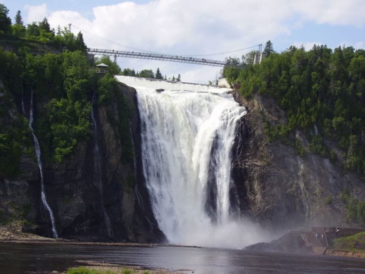 Air Terjun Montmorency: Keajaiban Alam yang Menakjubkan di Quebec