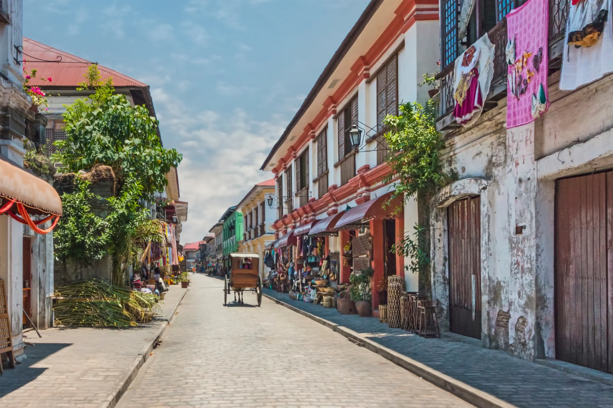 Intramuros: Benteng Bersejarah di Jantung Kota Manila