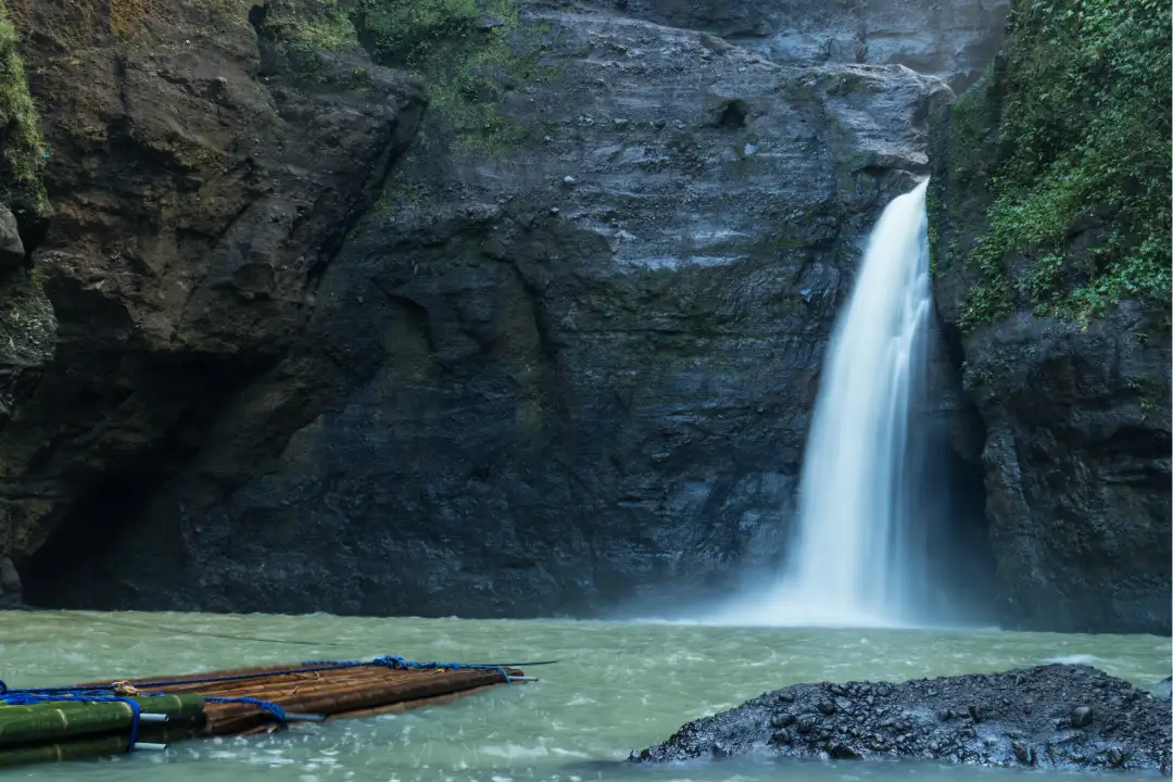 Air Terjun Pagsanjan: Petualangan Alam yang Spektakuler di Filipina