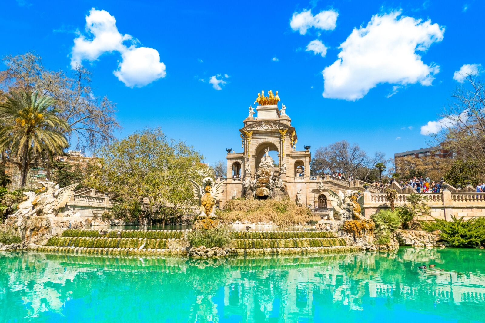 Parque Ciutadella: Oase Hijau di Jantung Barcelona
