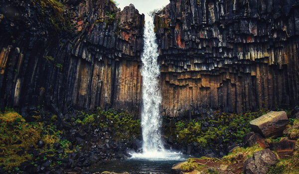 Air Terjun di Taman Nasional Skaftafell: Keindahan Alam Islandia yang Menakjubkan